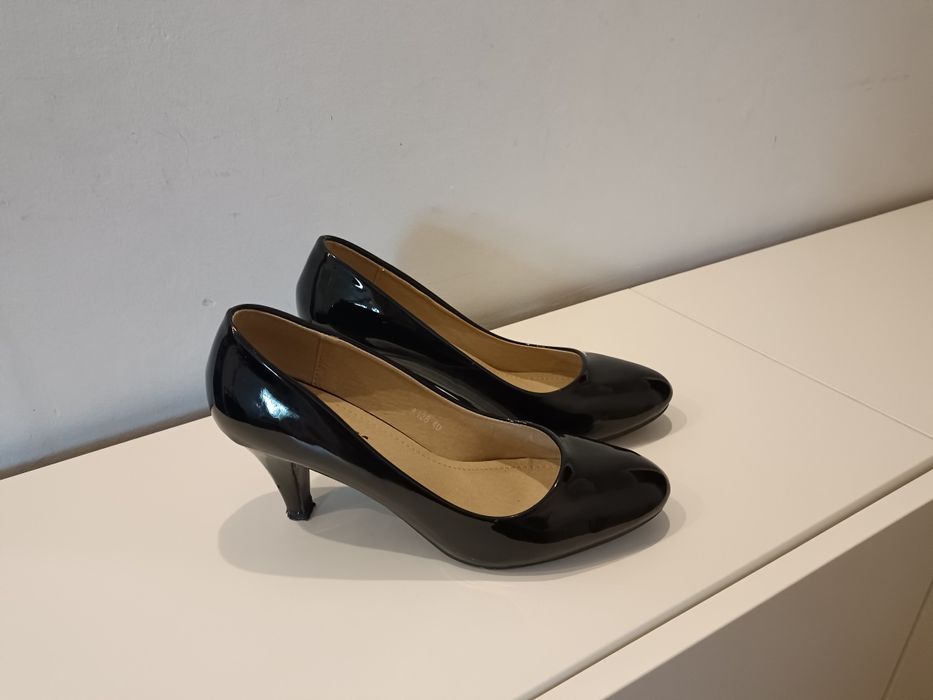 Czółenka Czarne Lakierki rozmiar 40 stan bardzo dobry