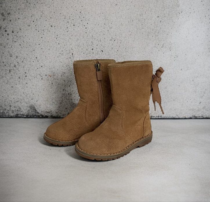 Демісезонні чоботи UGG для дівчинки