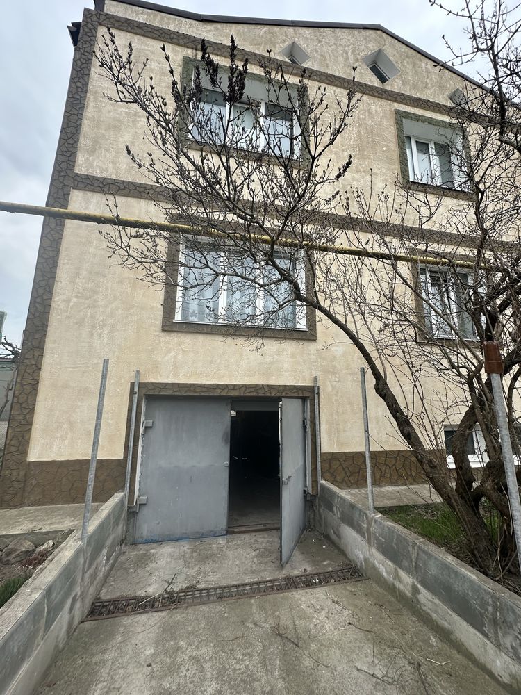 Большой дом, разделен на 2 отдельные части,Для большой семьи, Фонтанка