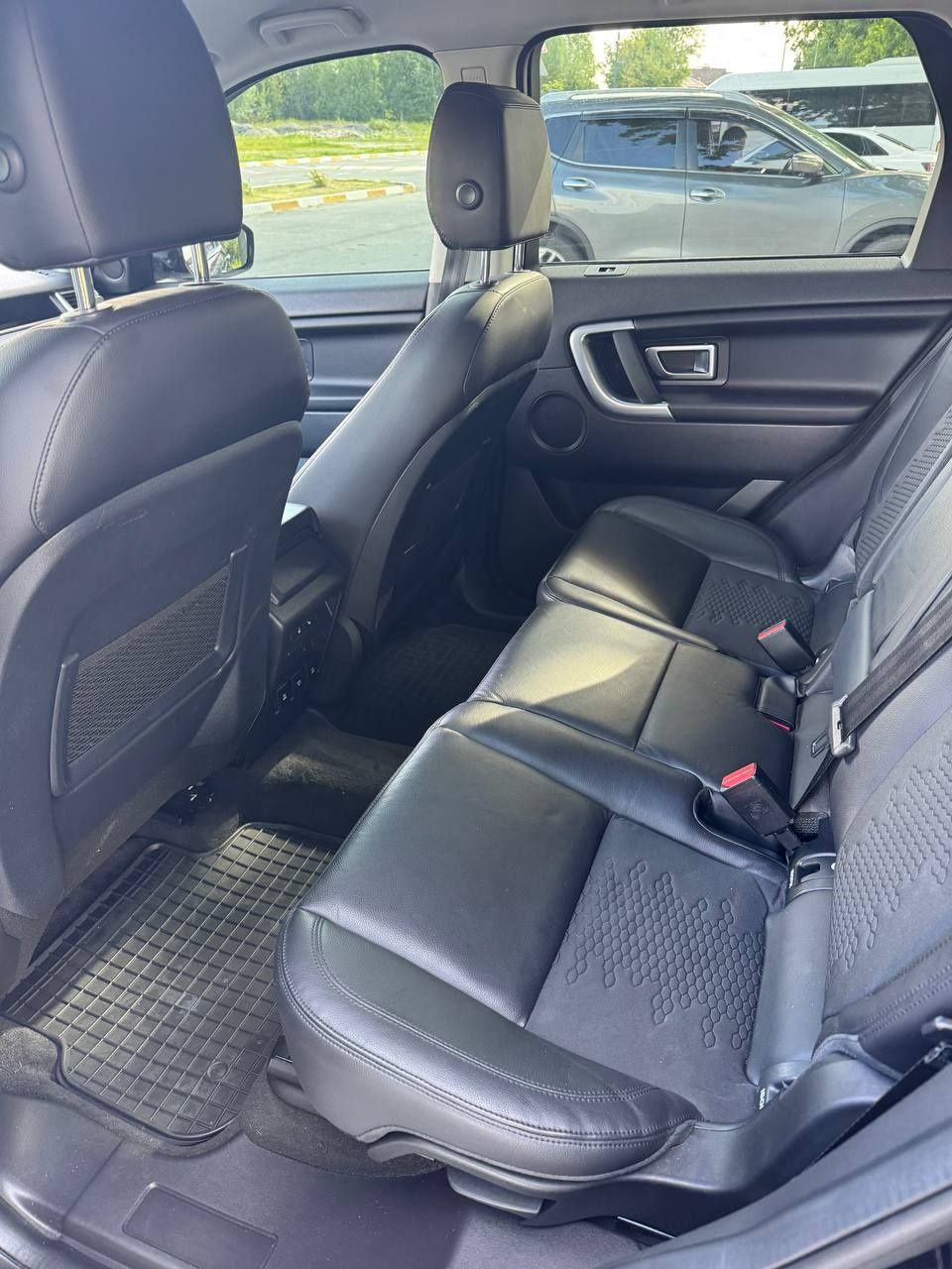 Автомобіль Land Rover Discovery Sport