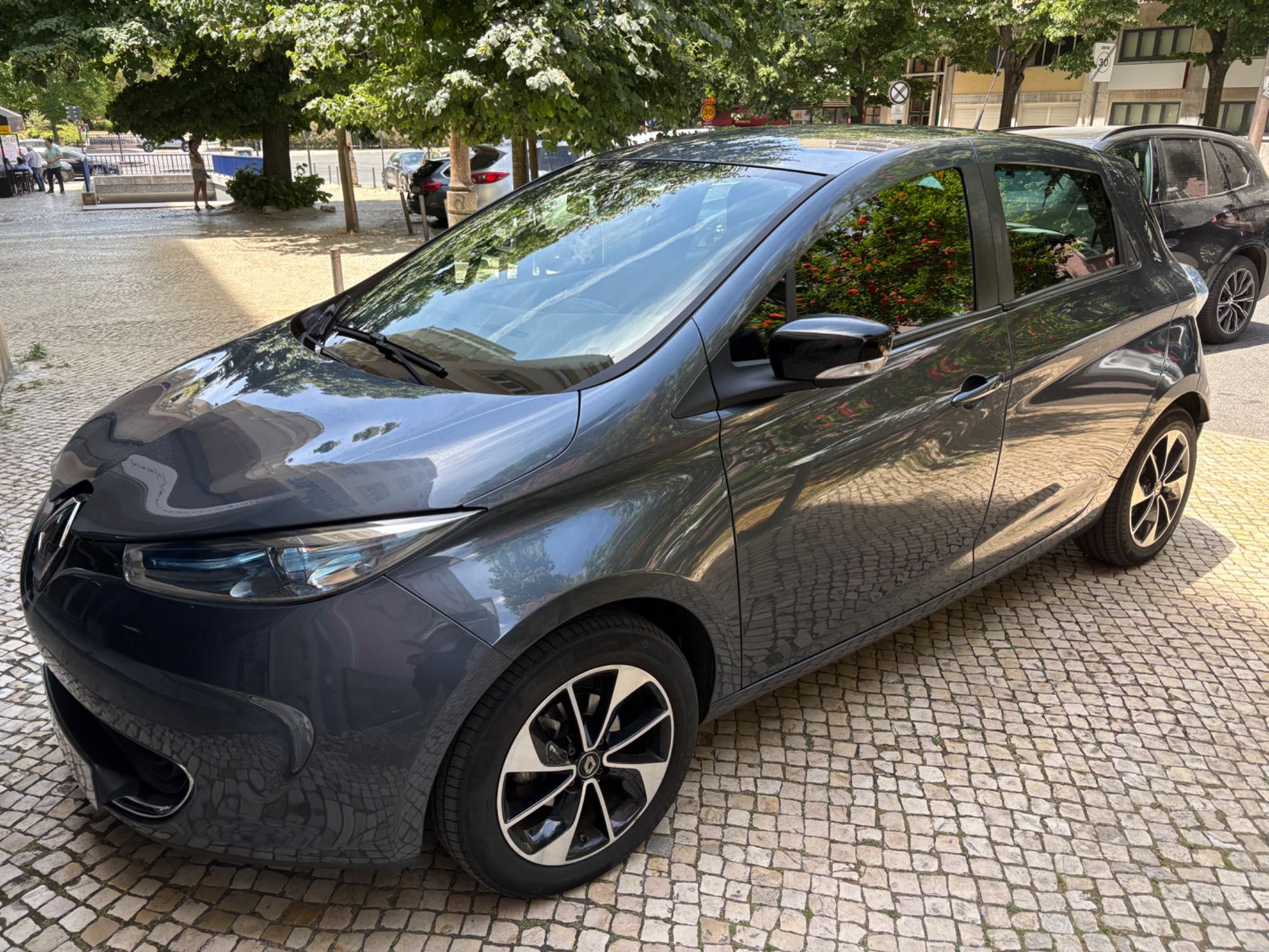 Renault Zoe (BFM_) Elétrico 109 cv / 80 kW