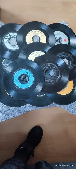 Płyty winylowe bez okładek ..