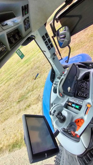 Ciągnik rolniczy NEW Holland T7.230 AutoCommand TUZ LED  IntelliView