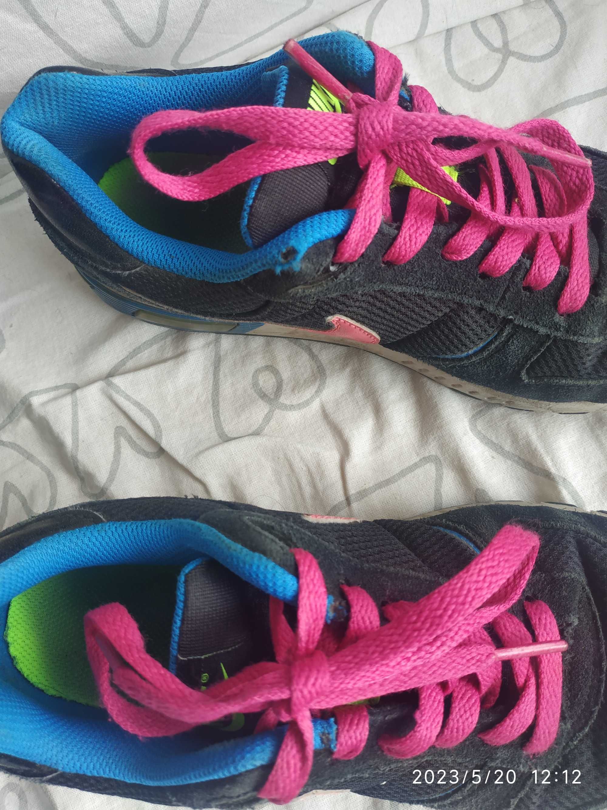 Nike Air 37,5 buty sportowe