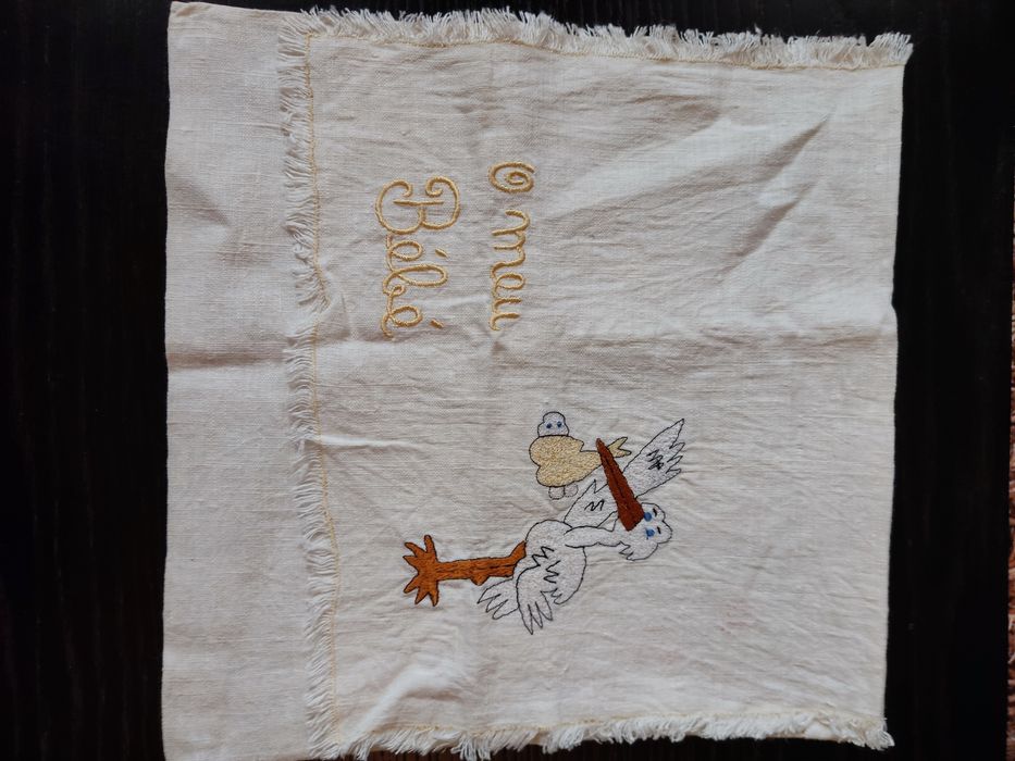 Porta documentos bebé, em linho