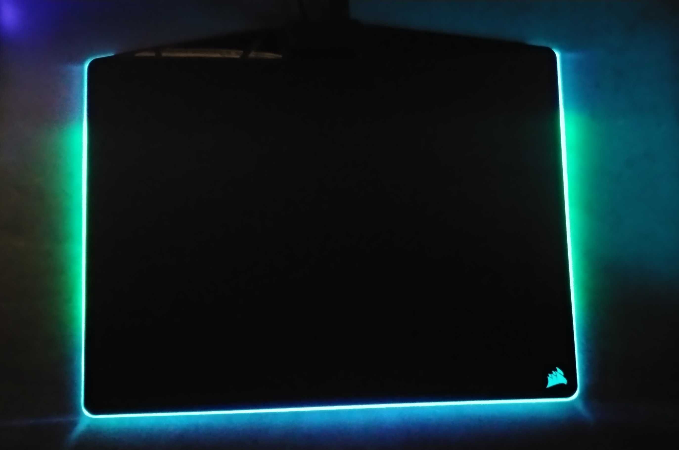Podkładka pod mysz gamingowa RGB Corsair MM800