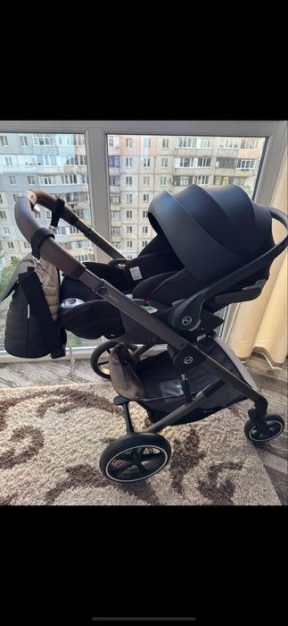 Автокрісло/Автолюлька CYBEX Cloud T i-Size + адаптери