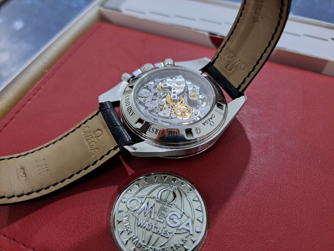 Omega Speedmaster Moonwatch 42 mm Szafir Sapphire