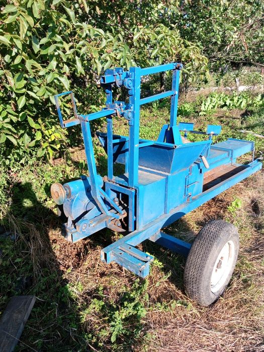 Продам преса на тюки.