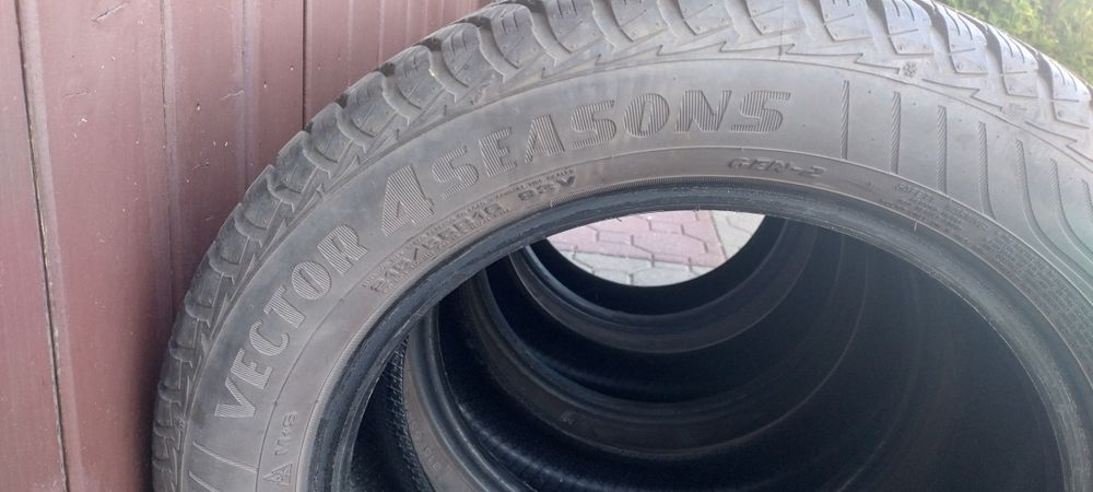 Opony Goodyear Vector 4seasons gen2 215/55R16 93V