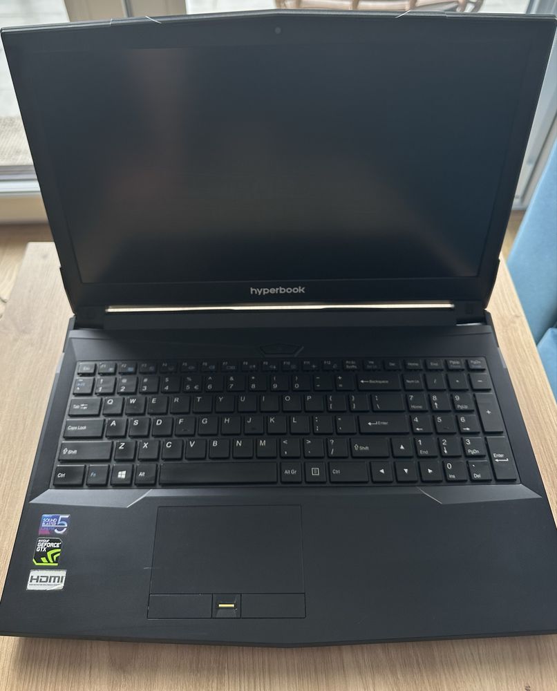 Laptop Hyperbook N85S i5-8300H/8GB/1000 GTX1050