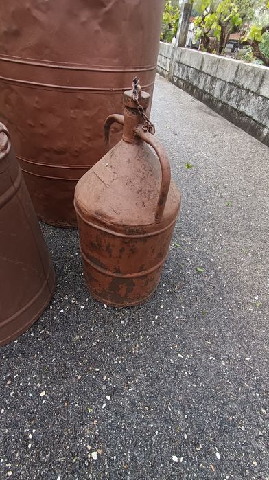 Latas de lagar de azeite