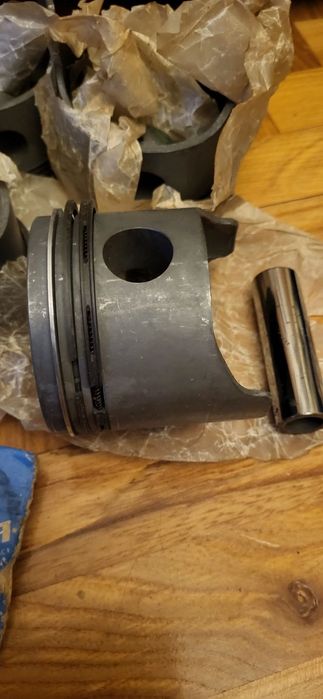 ZASTAVA 1100  FIAT 128 RITMO 1,1, Tłoki, pierścienie, tuleje