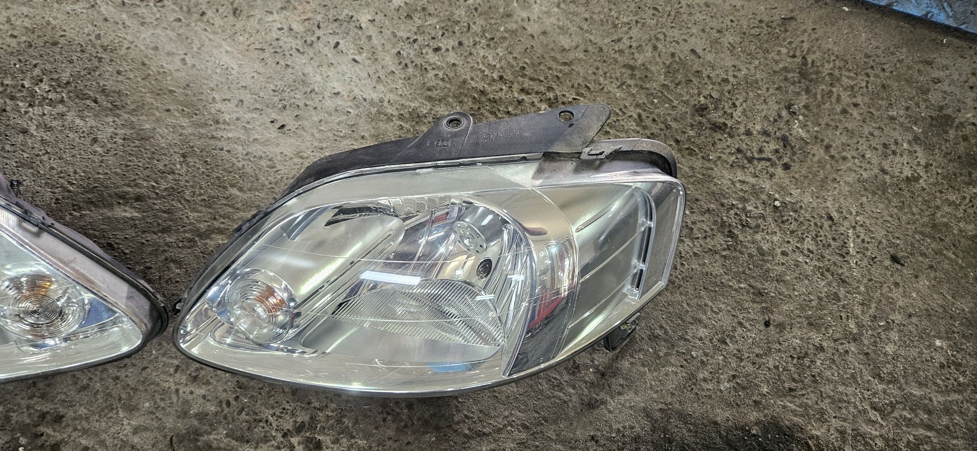 Vw Fox Lampy przód