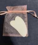 Jadeitowy masazer do twarzy kamien gua sha