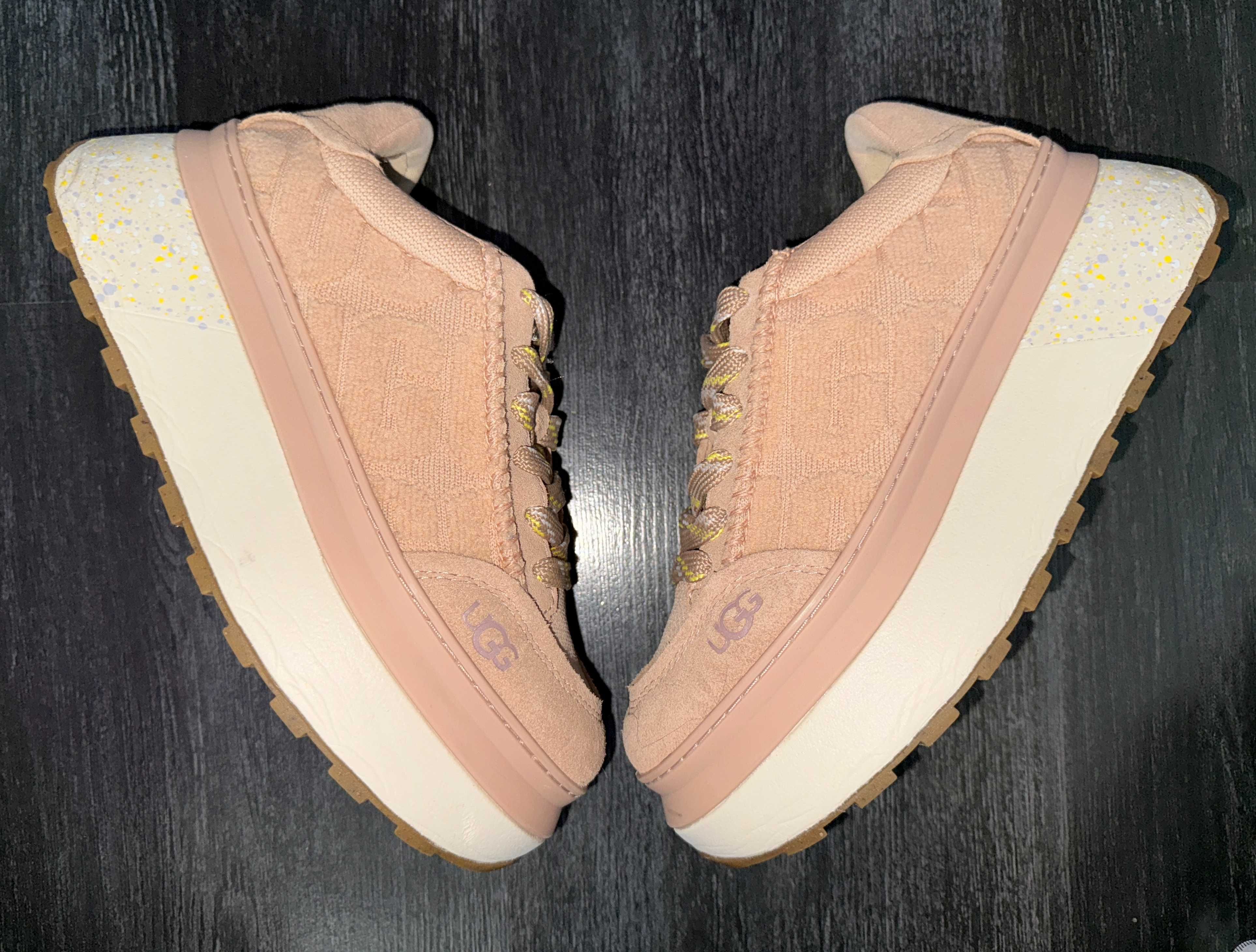 Круті кросівки UGG Women's Marin Logo оригінал р-р 35-36 уст 22,5 см