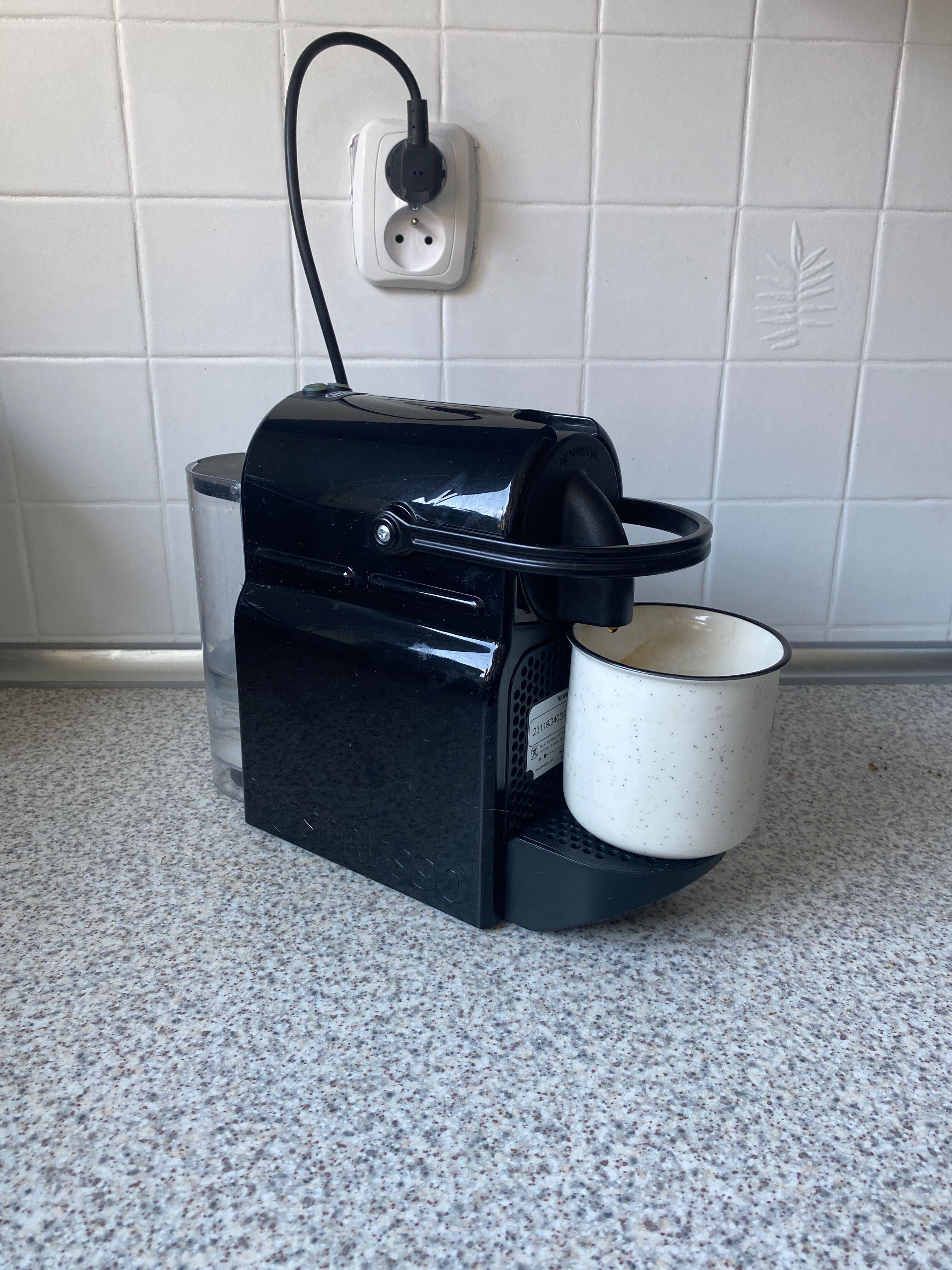 Ekspres do kawy Nespresso Deloghni