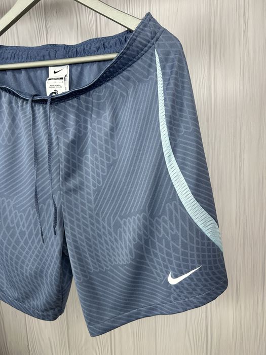 Nike Dri-Fit Strike III легкі спортивні шорти Оригінал!