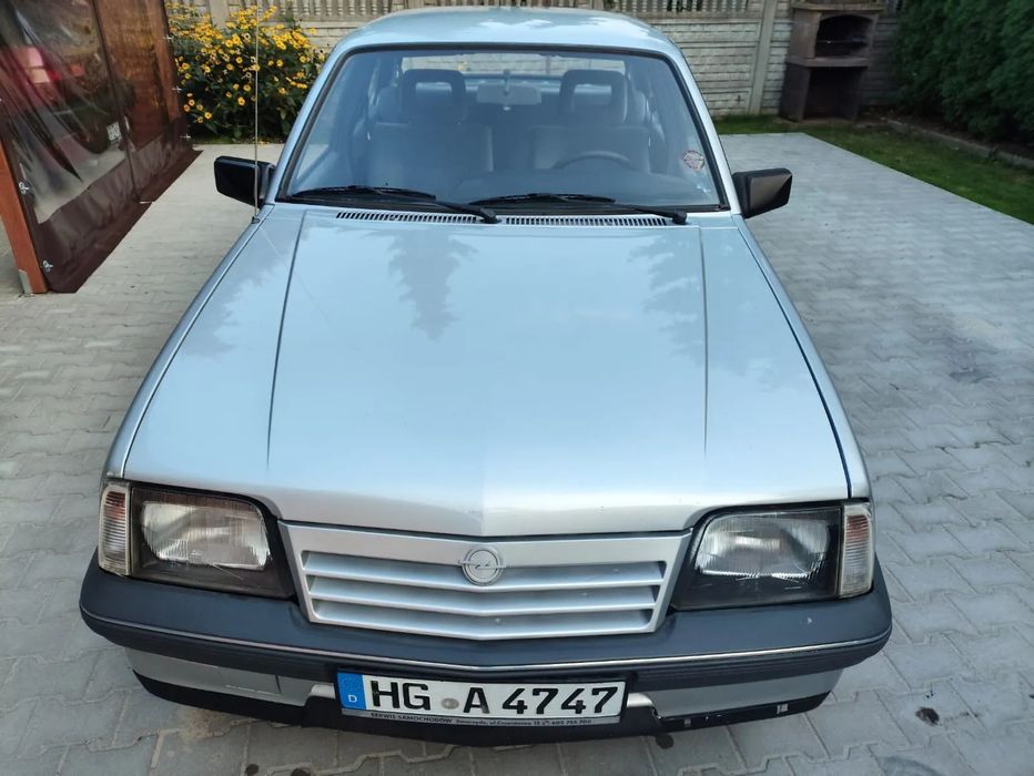 Opel Ascona 1.6 Sedan stan Wzorcowy
