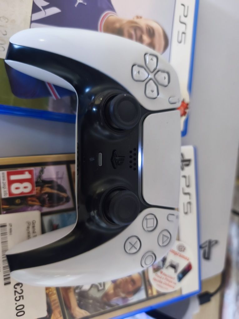PlayStation 5 com 1 comando