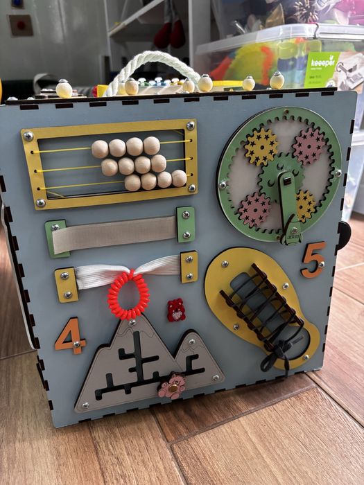 Бізі куб деревʼяний в чудовому стані