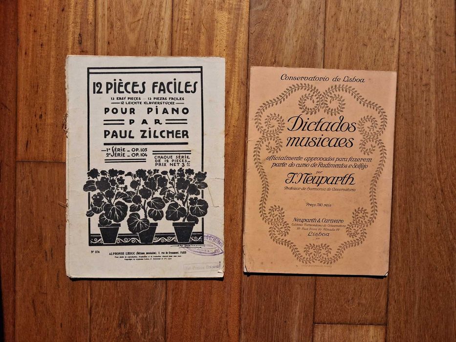 Partituras - 2 Livros Peças Fáceis e Ditados Musicais