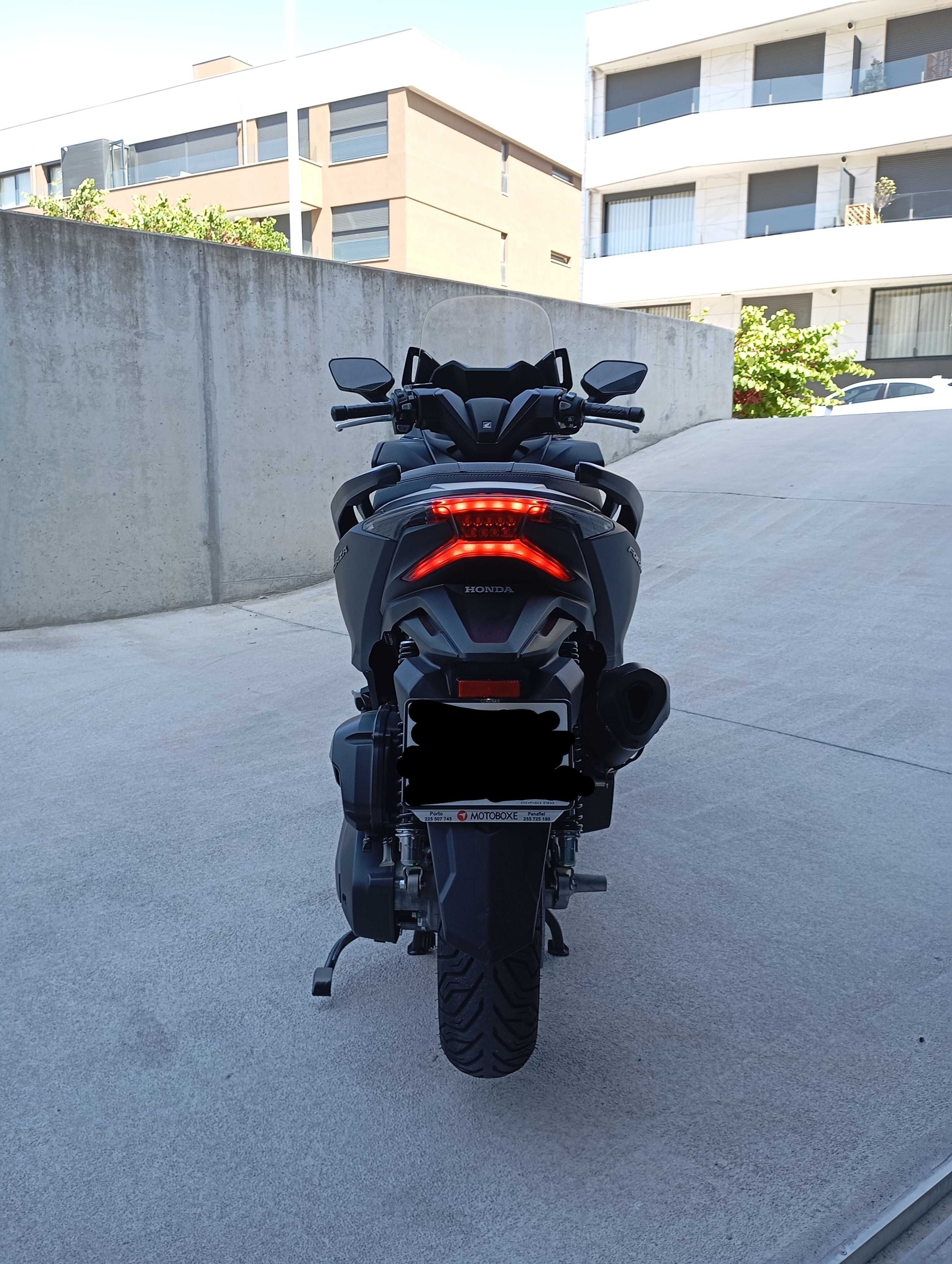 Honda Forza 125 cinza mate