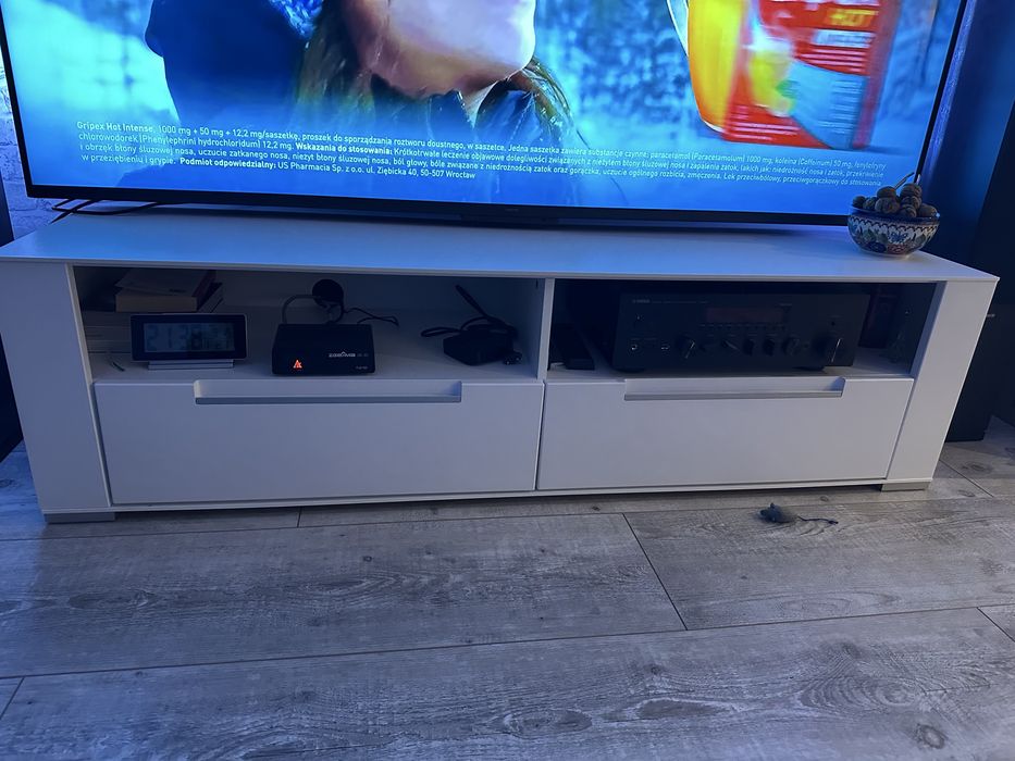 Biała szafka RTV