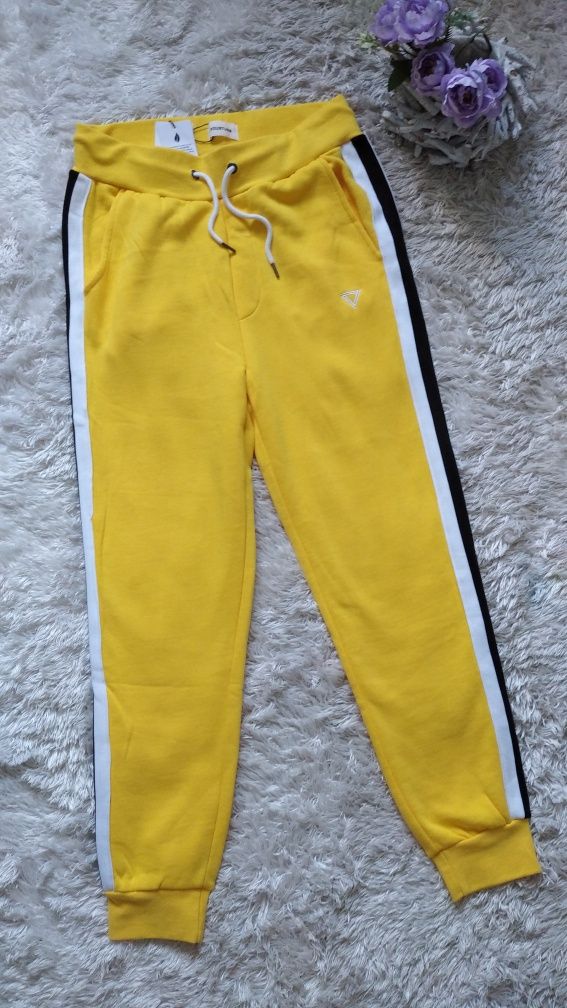 Spodnie dresowe żółte z lampasami Youtturn