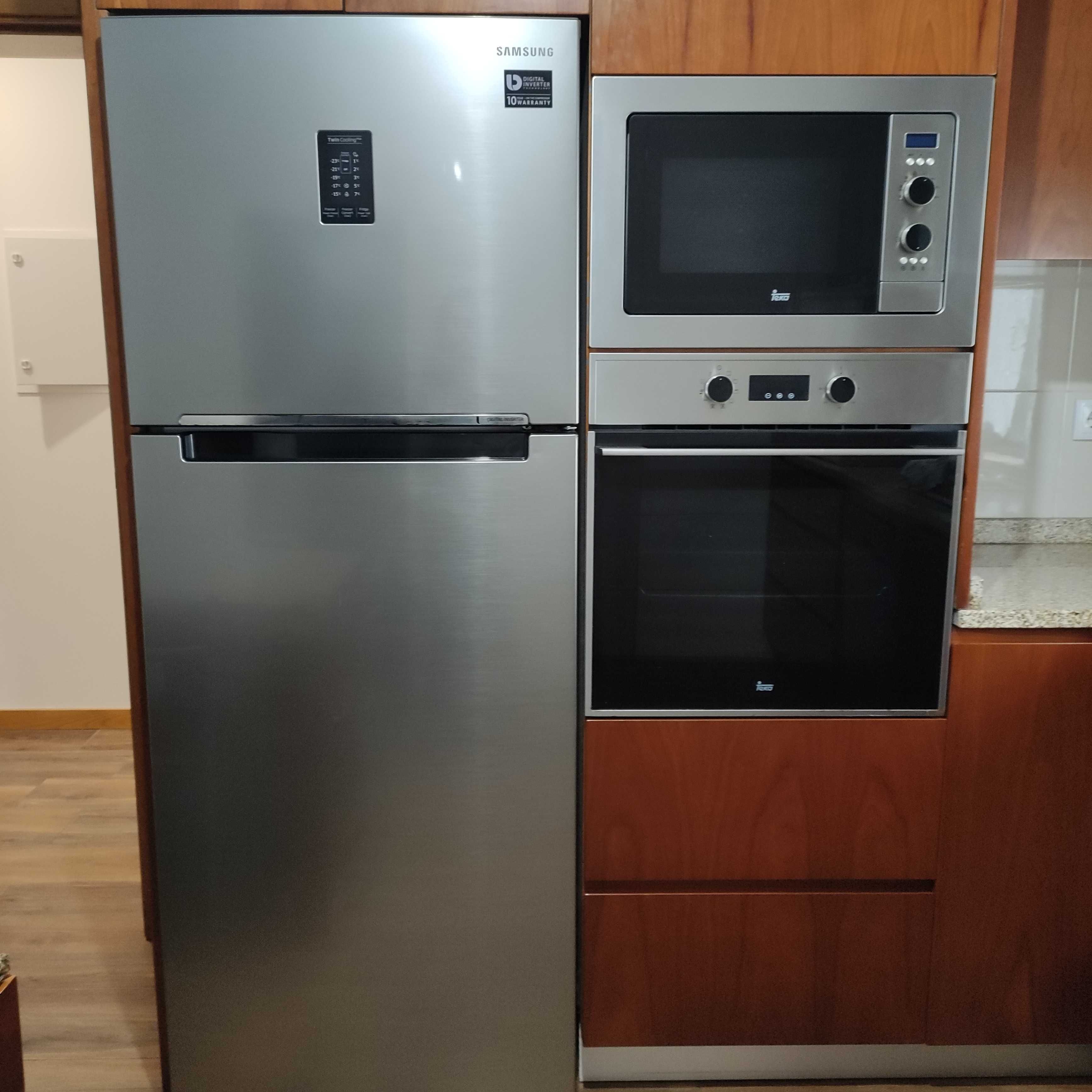 Cozinha Completa com Móveis e Eletrodomésticos