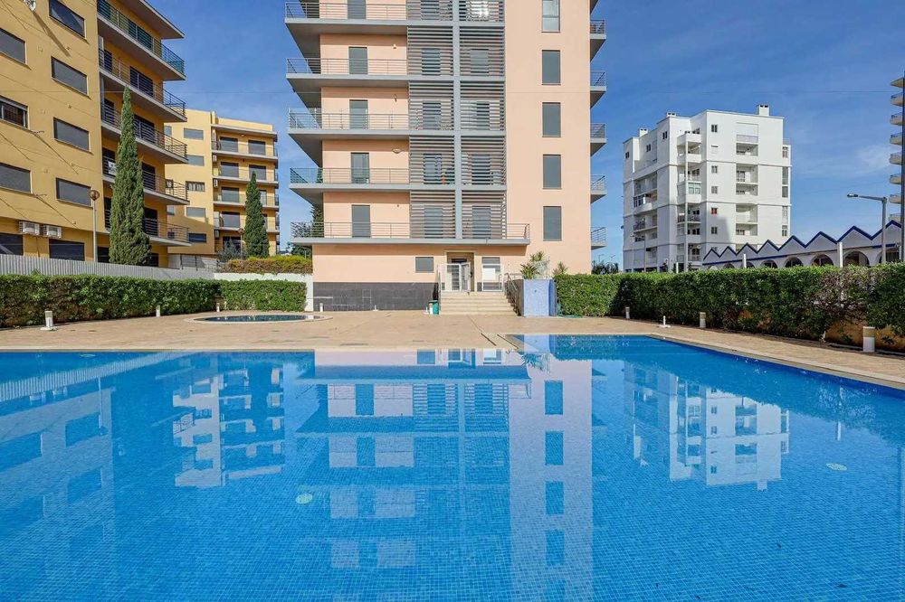 Apartamento T2 com Piscinas a 5 Min da Praia – Armação de Pêra Algarve