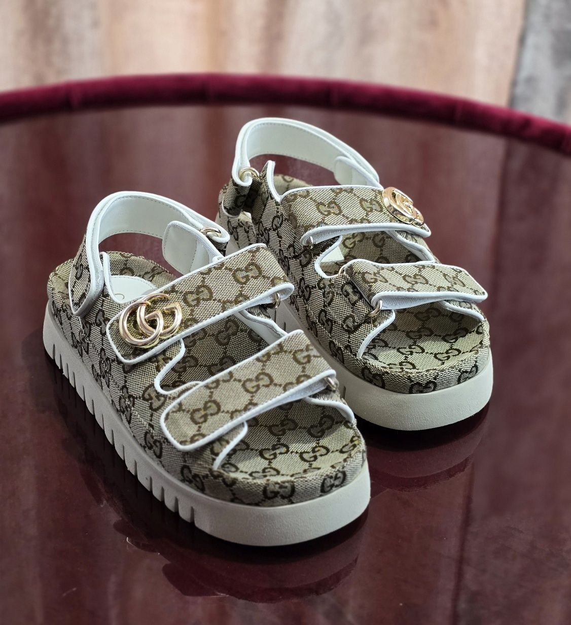 Сандалі Gucci 38