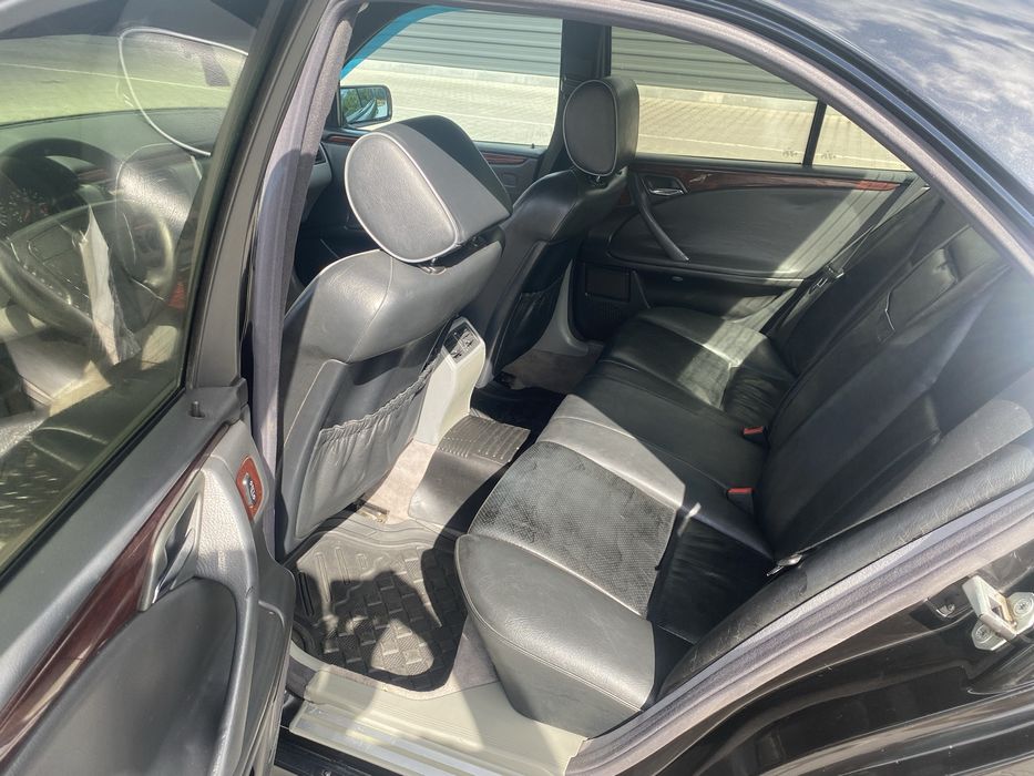 Mercedes-benz E200/ продам лупатого
