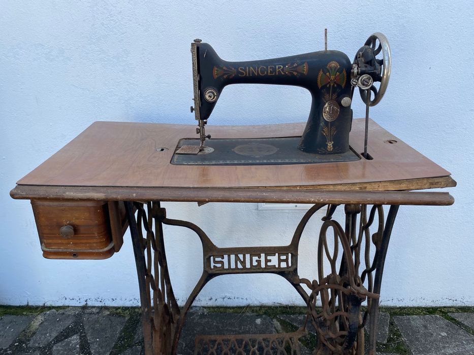 Máquina de Costura Singer