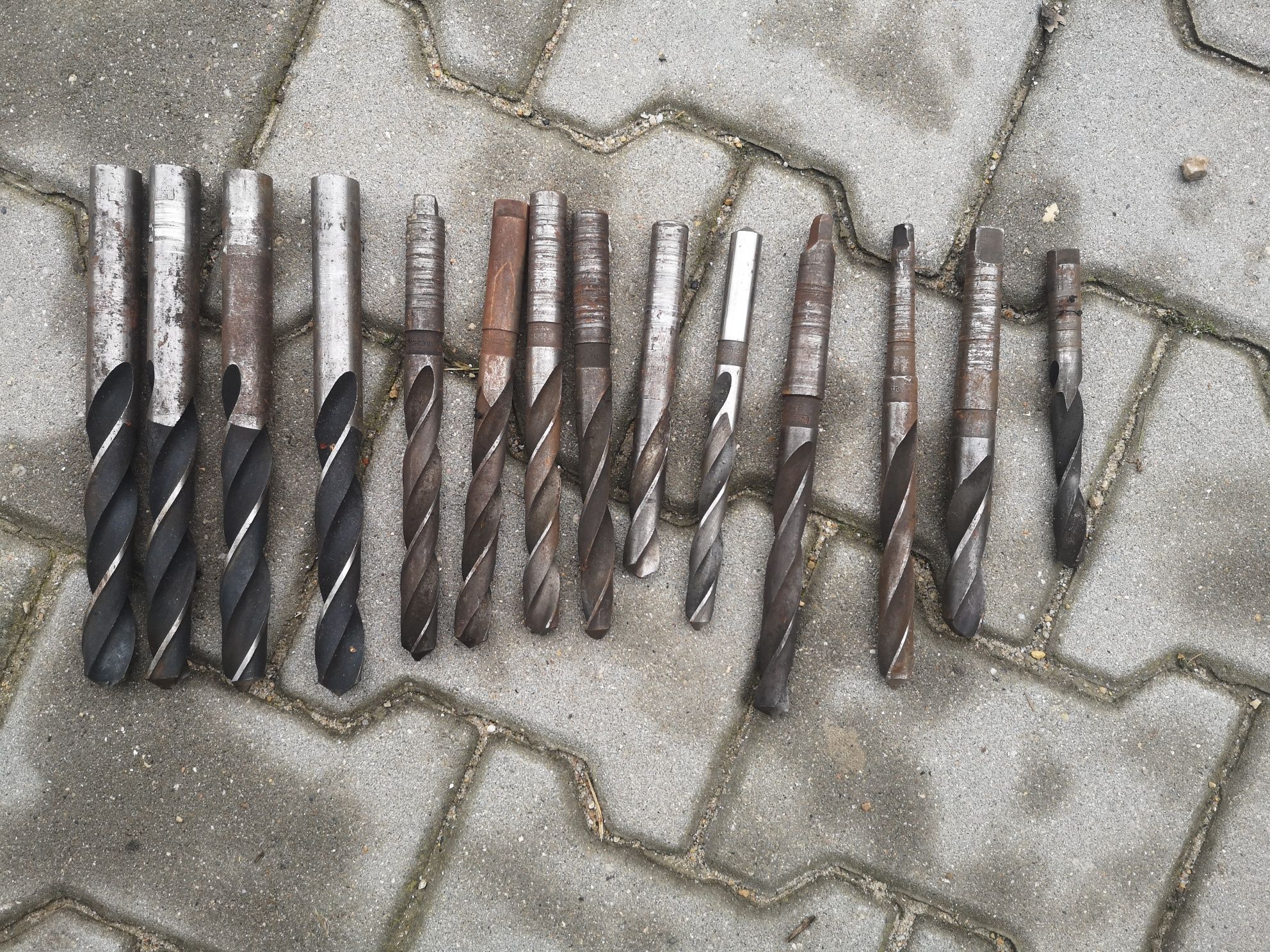 Stare niemieckie wiertła do metalu wyprzedaż garażowa narzędzia PRL