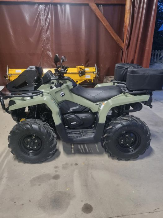 Can-am Outlander PRO 650 /800  2019 r super stan Zarejestrowany