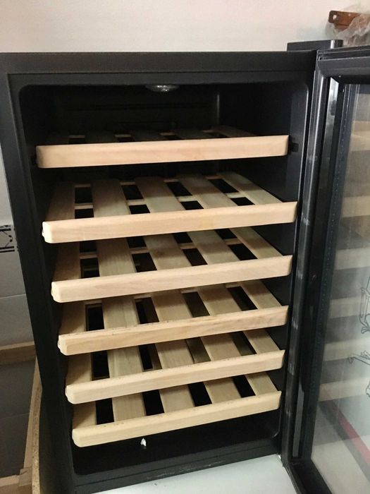 Garrafeira Saivod para 24 garrafas