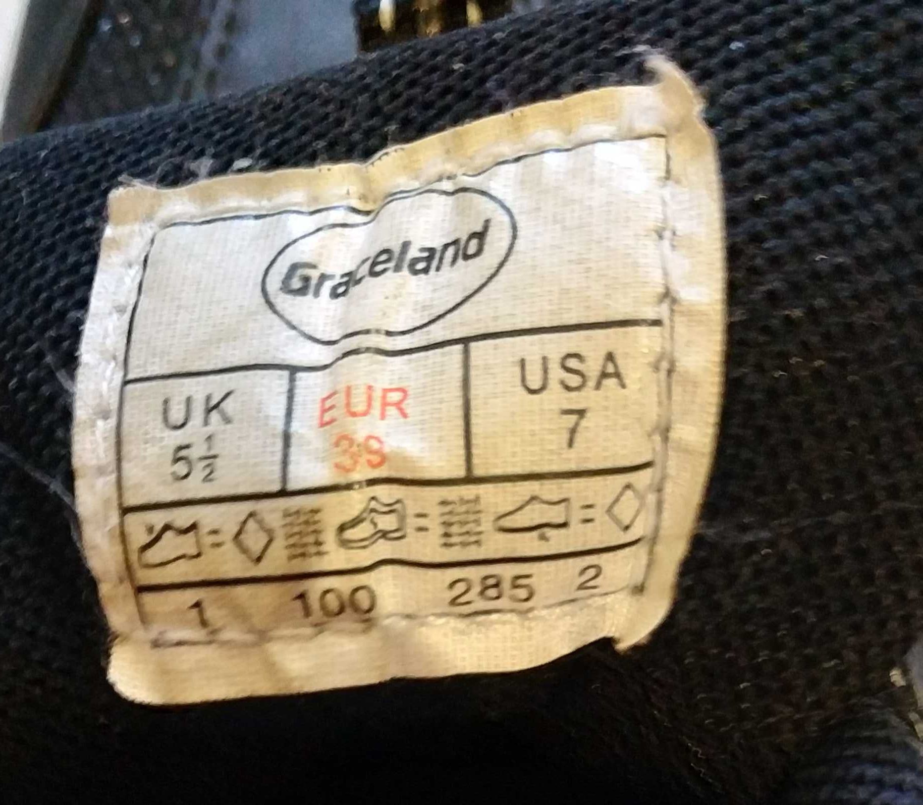 Кросівки жіночі нові. Німеччина, "Graceland", р. 39, 25 см.