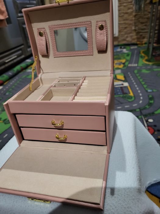 Продам кейс для прикрас