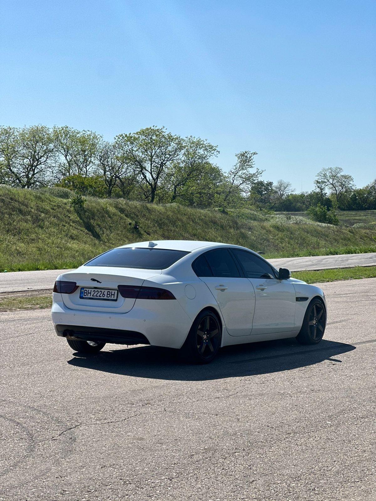 Jaguar XE 2015 2.0 disel 21500$