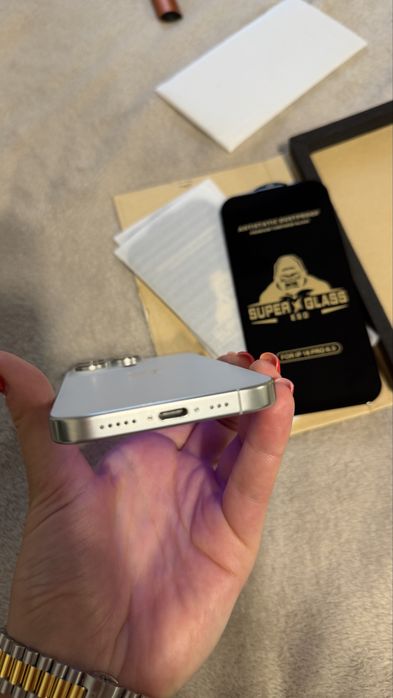 Iphone 16 Pro white Б/у состояние нового 1 тб