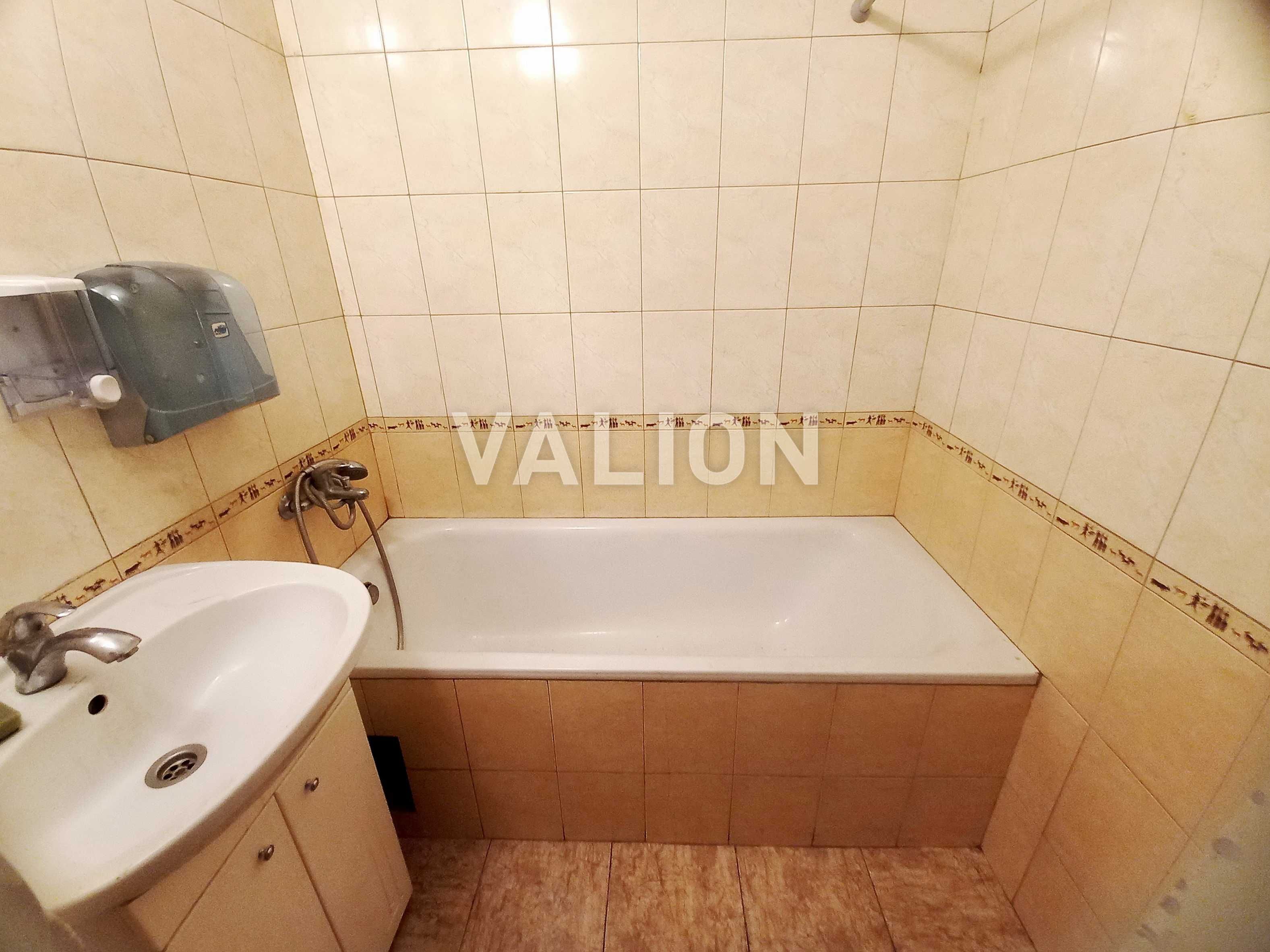 Без % Продаж 5-кім. кв. вул Васильківська 38, поруч метро, Максимовича
