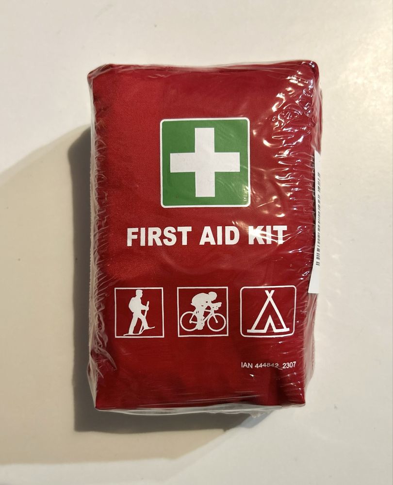 NOWA Apteczka osobista mała First Aid Kit 38 elementów