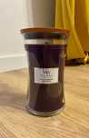 Świeca zapachowa Woodwick - Spiced Blackberry, nowa, fioletowa