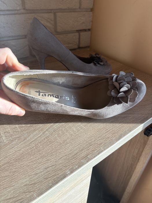 Sprzedam szpilki z firmy tamaris