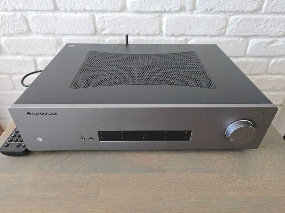 Wzmacniacz stereo Cambridge Audio CXA61
