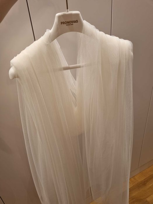 Suknia ślubna Pronovias Hyperion 36/38, stan idealny