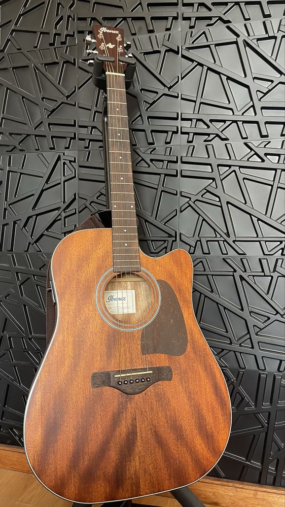 Guitarra Ibanez + Suporte expositor + Alça