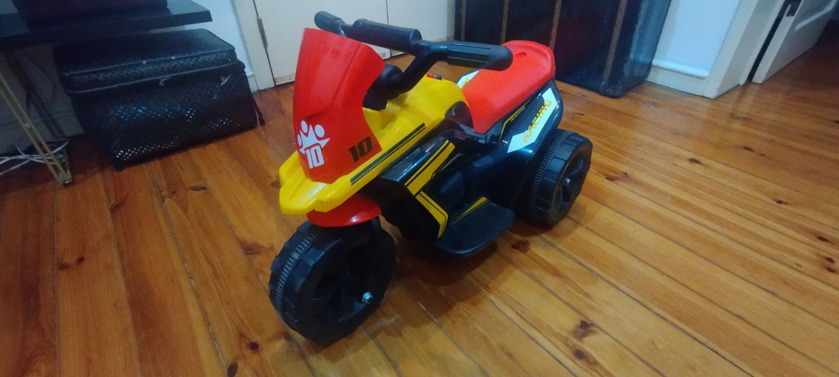 Mota elétrica de criança