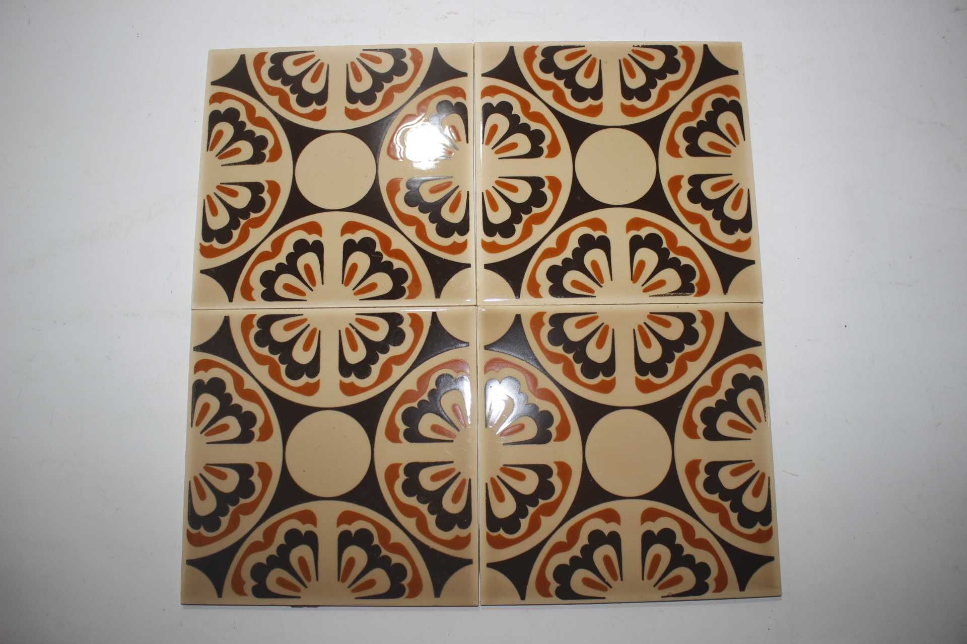 Quadra de Azulejos - Padrão e cores vintage retro - Fabrico portugues